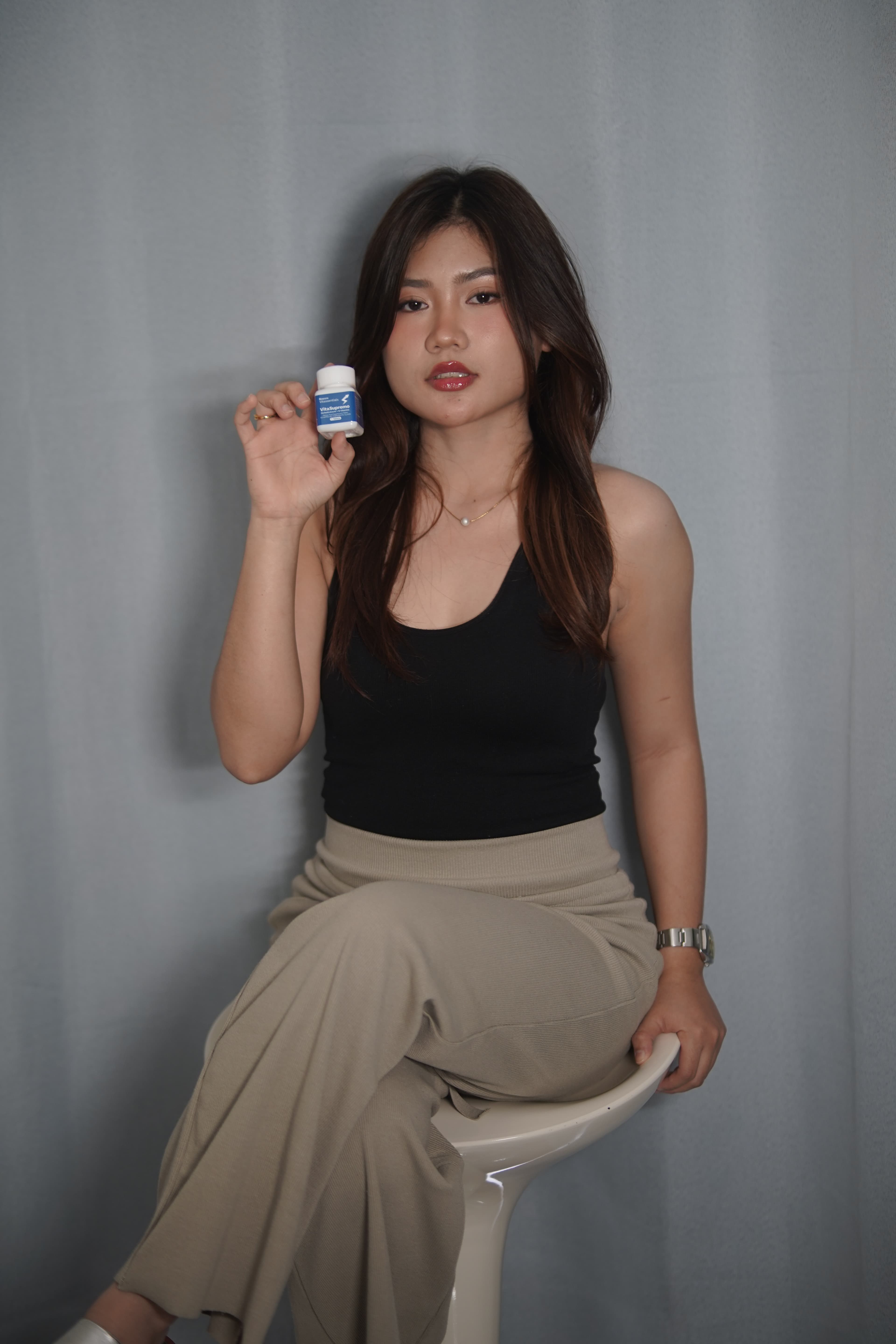 Partner showcasing VitaSupremo in everyday lifestyle